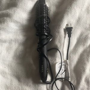 Hera dual dry heat brush and straightener